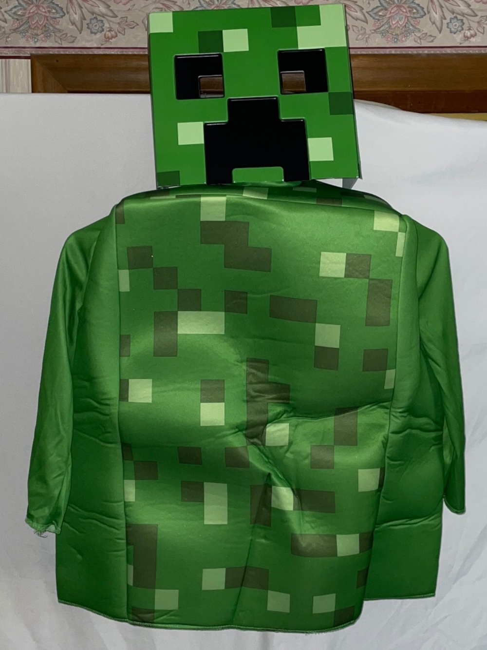 EUC Minecraft Creeper Child Halloween Costume Size Small (4-6) - Picture 13 of 14